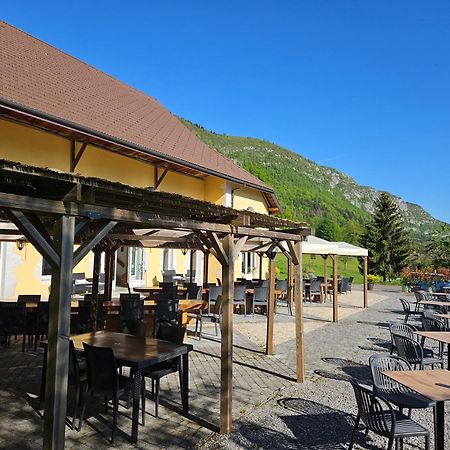 Auberge De Pontgibaud Lathuile Exterior photo